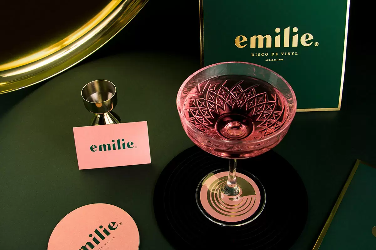 emilie文化名片