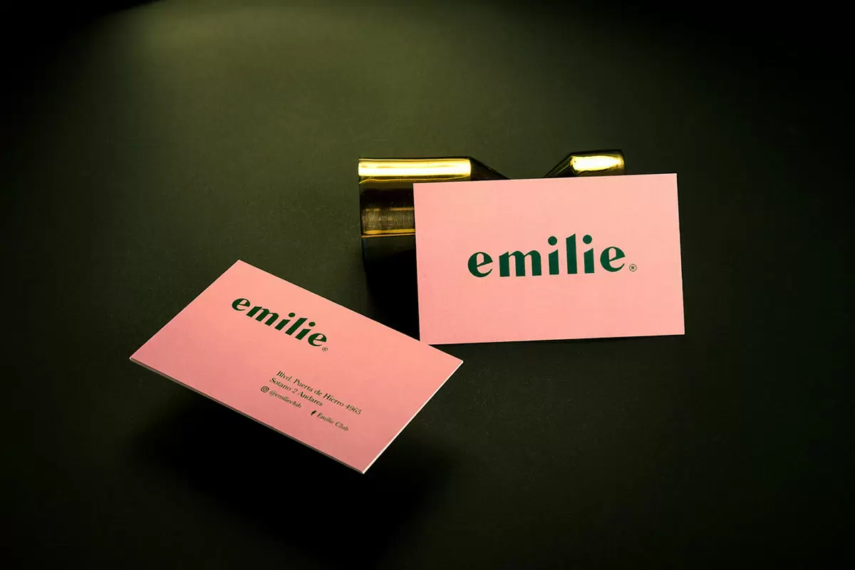 emilie文化名片