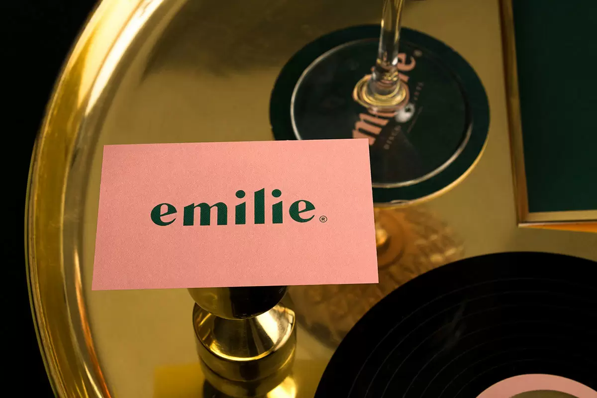 emilie文化名片